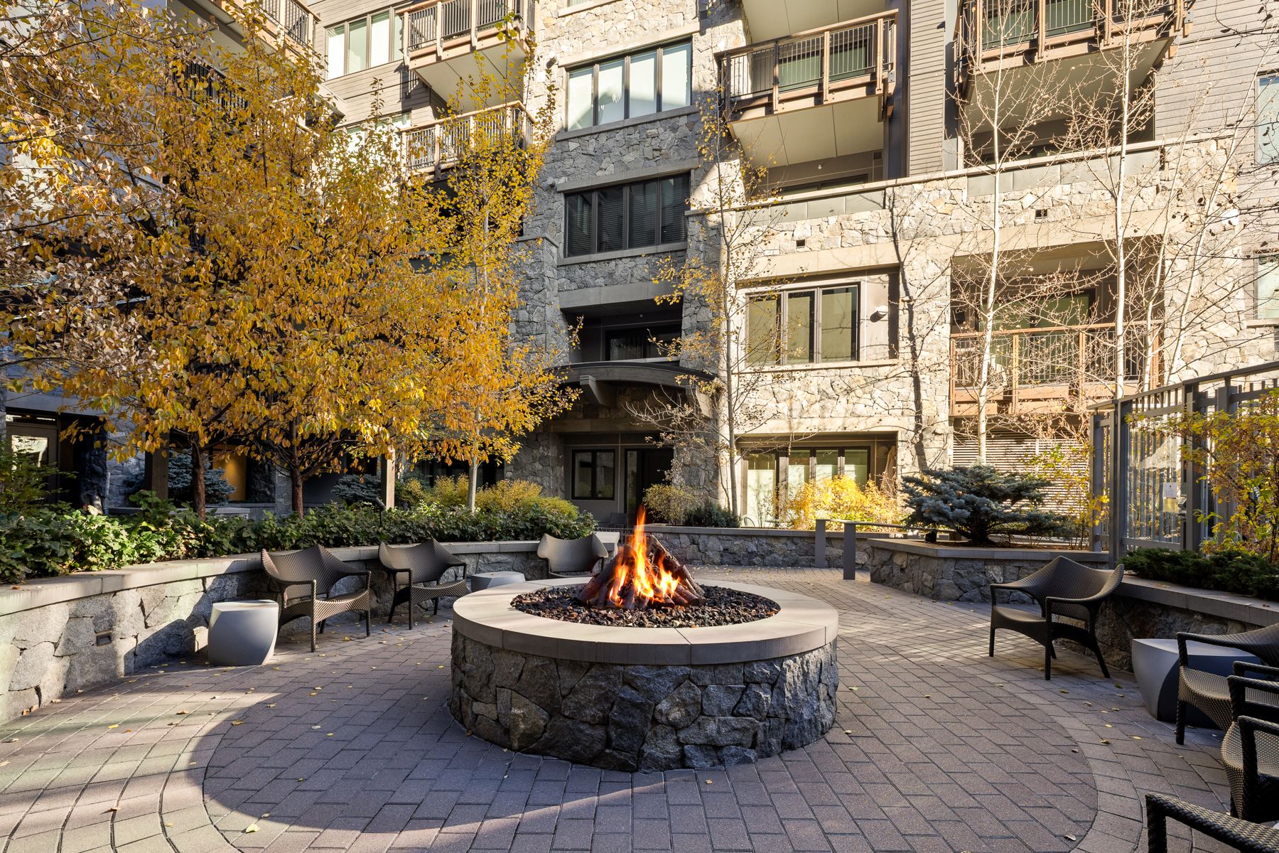 Courtyard fire pit